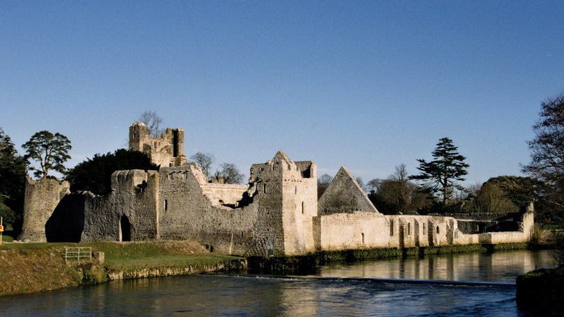 Desmond Castle Adare 810 x 456