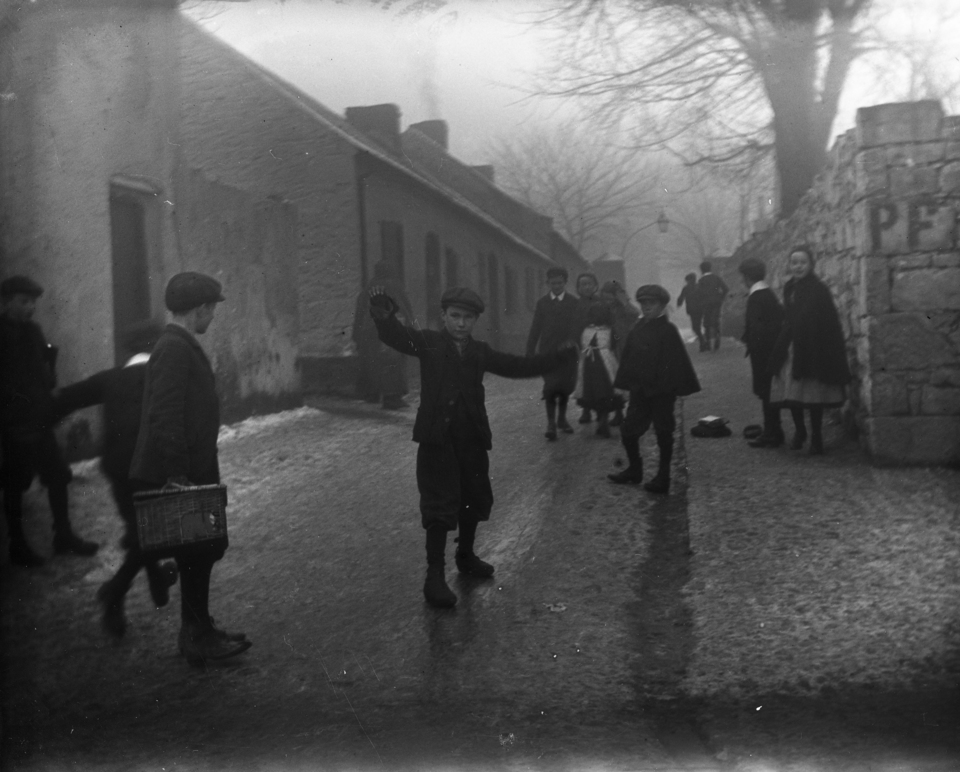 Children in Thomondgate Enjoying Winter